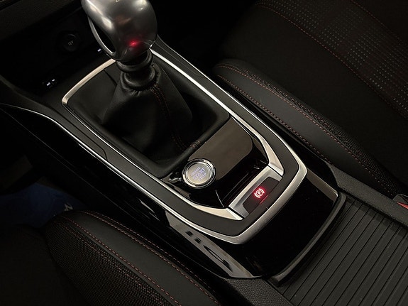 Peugeot 308 14 of 23