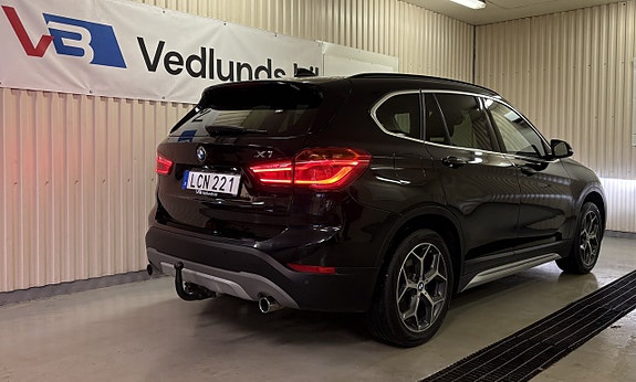 BMW X1 3 of 5