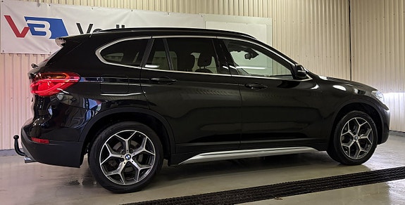 BMW X1 4 of 5