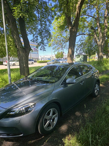 Volvo V40 4 of 5