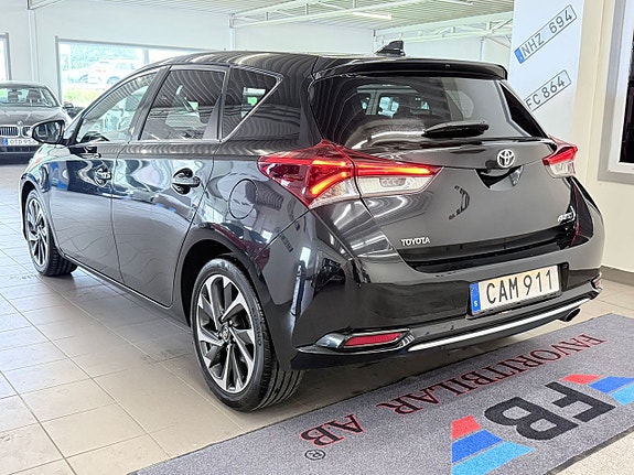 Toyota Auris 16 of 18