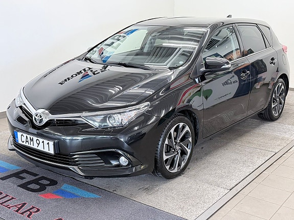 Toyota Auris 2 of 18