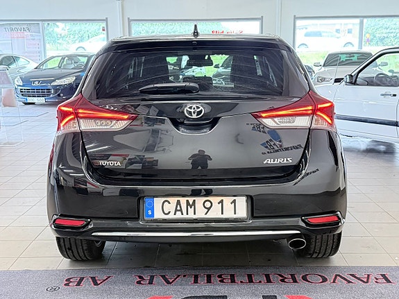 Toyota Auris 17 of 18