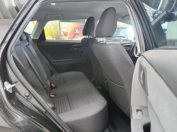 Toyota Auris 13 of 18