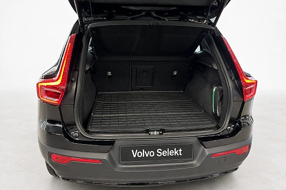 Volvo EX40 14 of 23