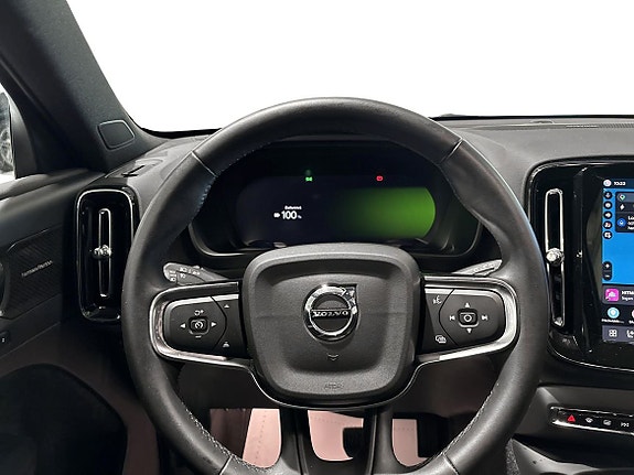 Volvo EX40 10 of 23