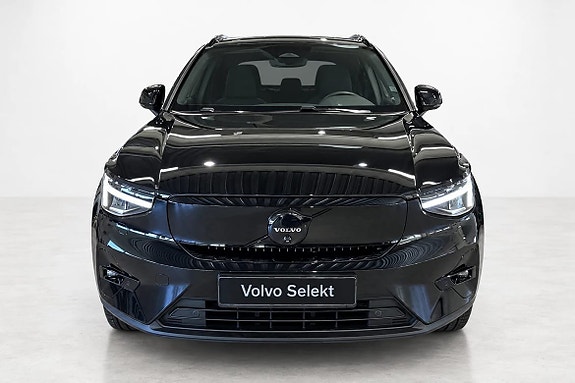 Volvo EX40 7 of 23