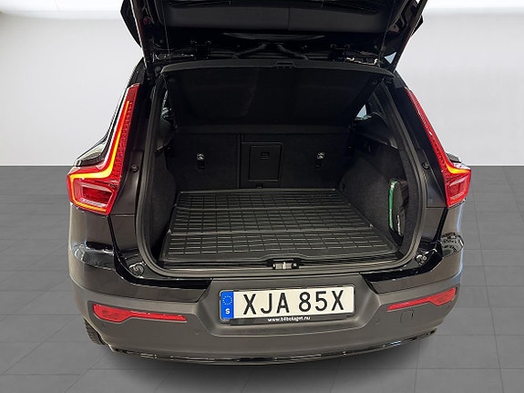 Volvo EX40 14 of 23