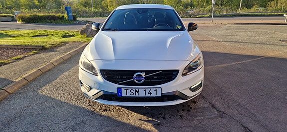 Volvo S60 3 of 5