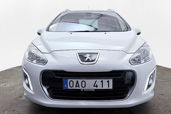 Peugeot 308 SW 2 of 5