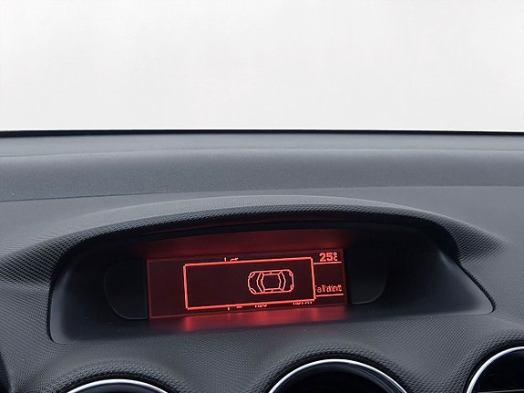 Peugeot 308 SW 17 of 22