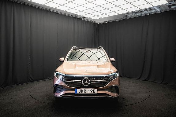 Mercedes-Benz EQB300 4 of 5