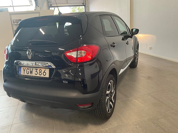Renault Captur 6 of 23