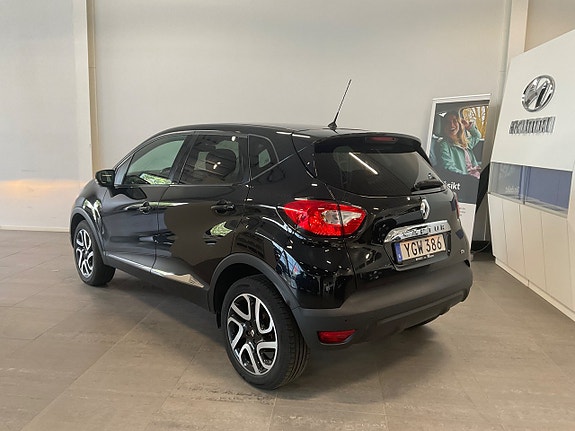 Renault Captur 3 of 23
