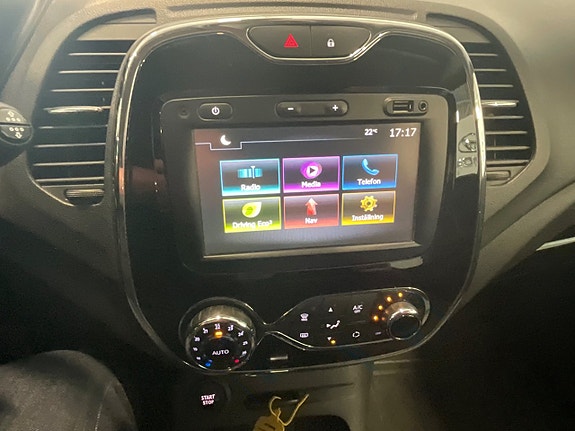 Renault Captur 13 of 23