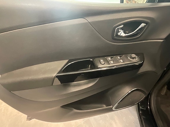 Renault Captur 10 of 23