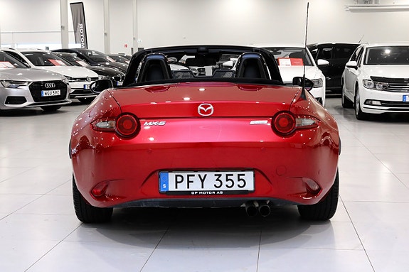 Mazda MX-5 3 of 5