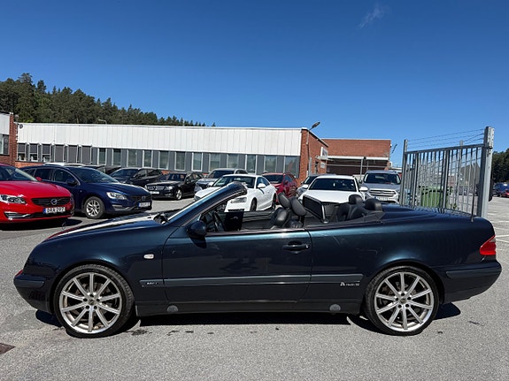 Mercedes-Benz CLK230 4 of 5