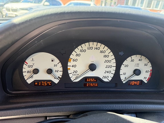 Mercedes-Benz CLK230 10 of 25
