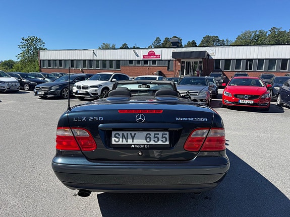Mercedes-Benz CLK230 7 of 25