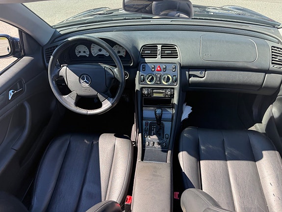 Mercedes-Benz CLK230 9 of 25