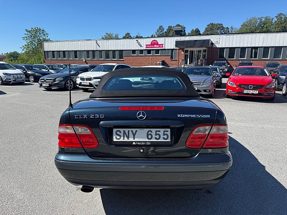 Mercedes-Benz CLK230 25 of 25