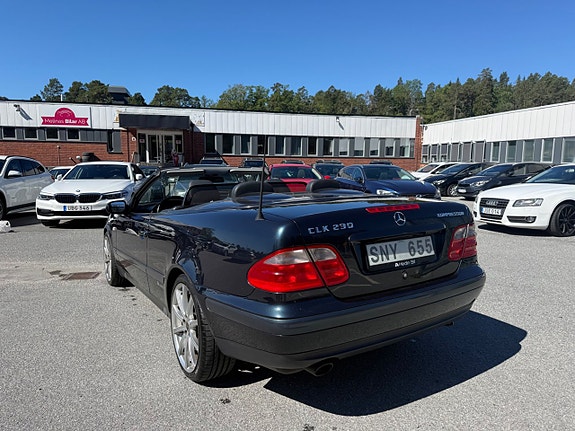 Mercedes-Benz CLK230 5 of 5