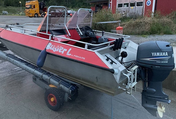 Buster L 2003 / Yamaha 50 Hk  /TK trailer BT 650 OBR, 2003 2 of 4