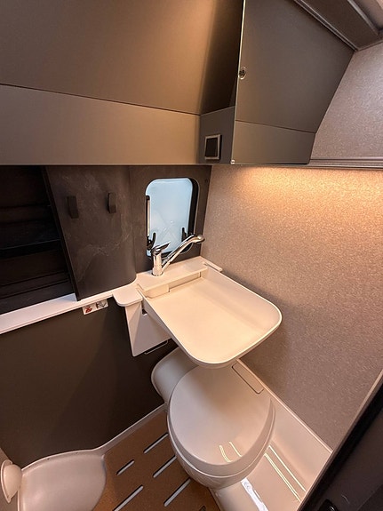 Hymer Grand Canyon S Xperience 10 of 16