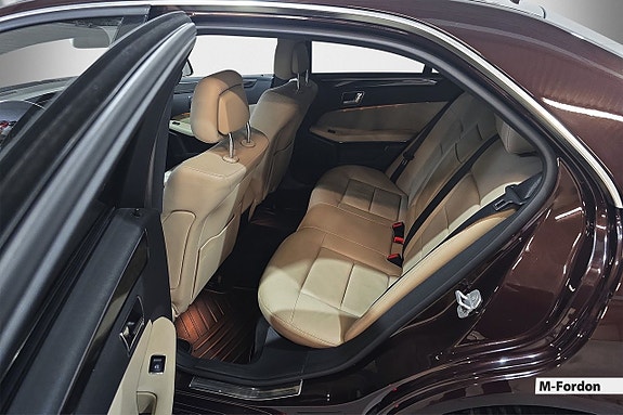 Mercedes-Benz E250 10 of 18