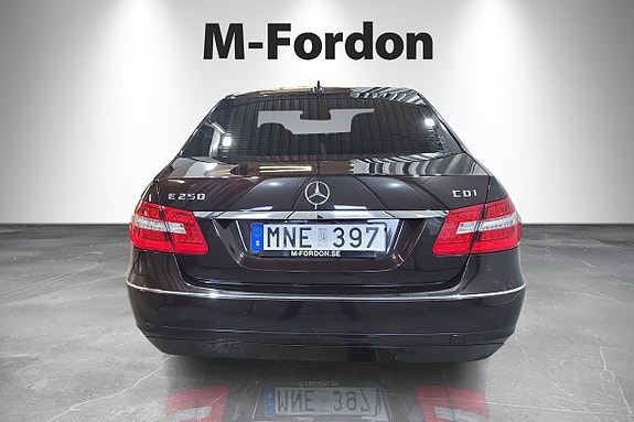 Mercedes-Benz E250 5 of 5