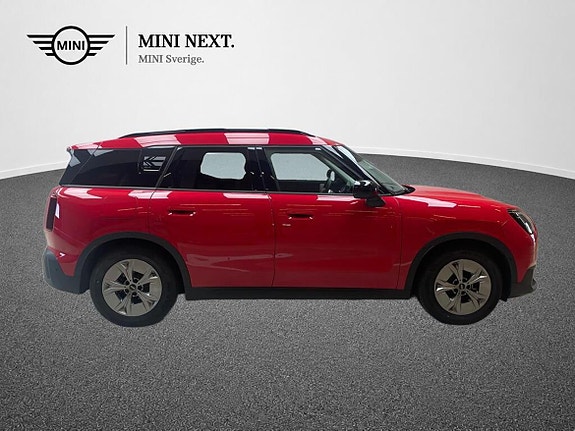 MINI Countryman SE 2 of 15