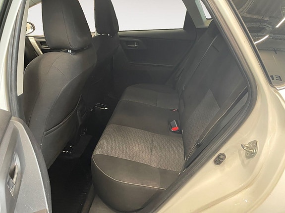 Toyota Auris 14 of 20