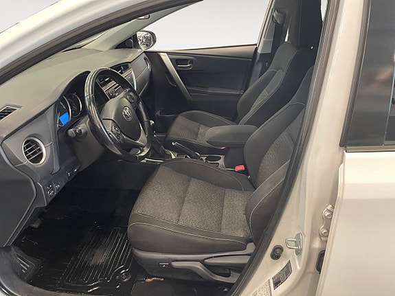 Toyota Auris 9 of 20