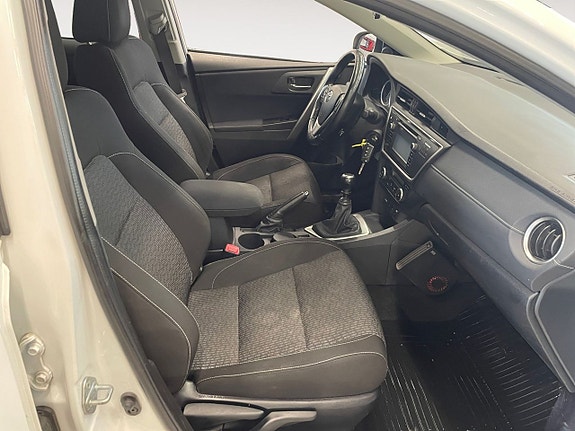 Toyota Auris 15 of 20