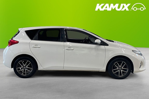 Toyota Auris 2 of 20