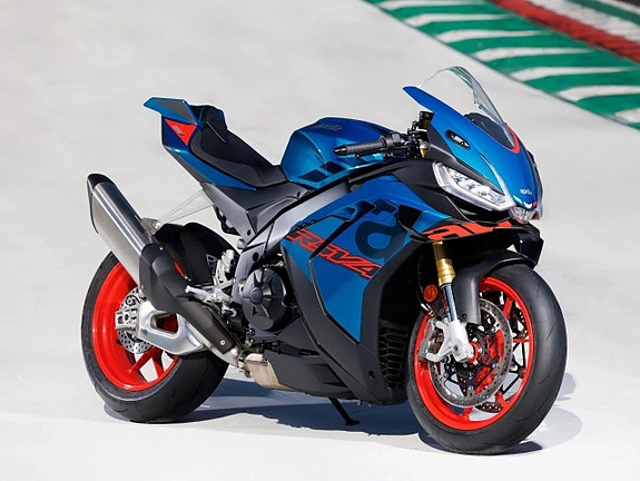 Aprilia RSV4 1100 3 of 5
