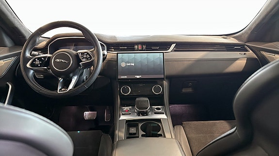 Jaguar F-PACE 4 of 16