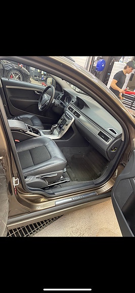 Volvo V70 7 of 11