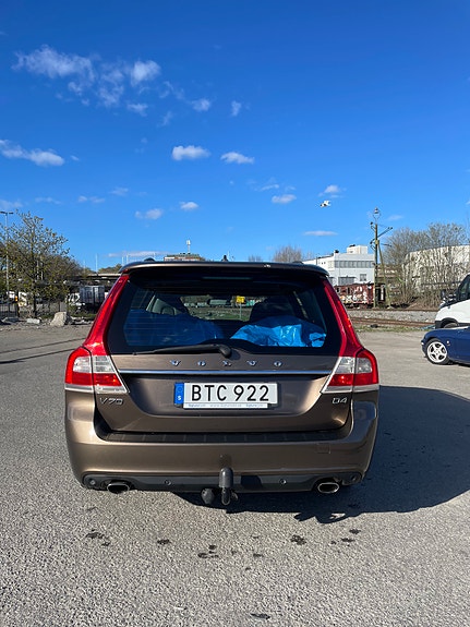 Volvo V70 6 of 11