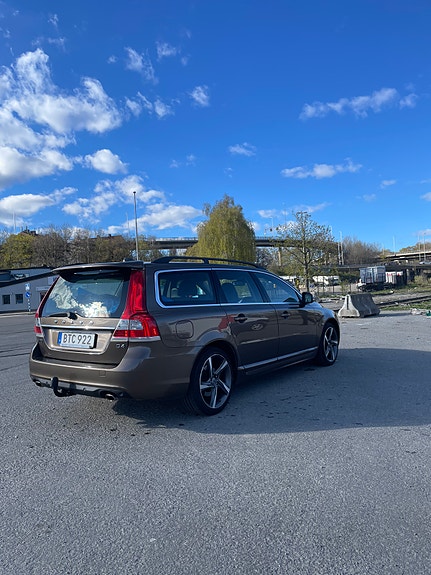 Volvo V70 4 of 5