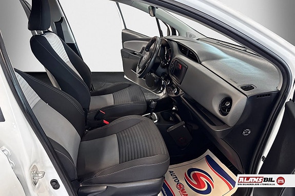 Toyota Yaris 8 of 10