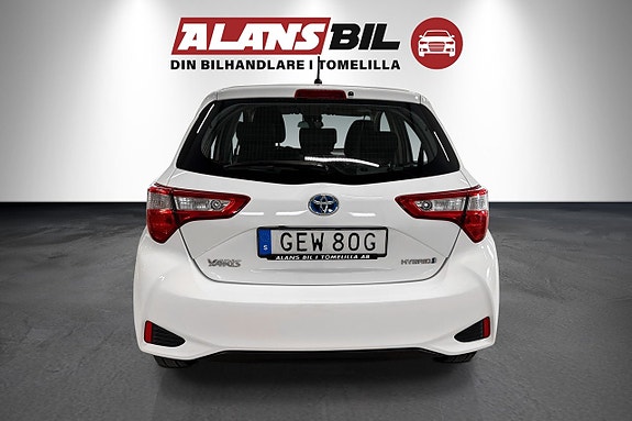 Toyota Yaris 4 of 5