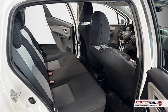 Toyota Yaris 9 of 10
