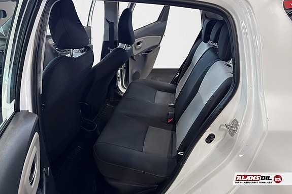 Toyota Yaris 6 of 10