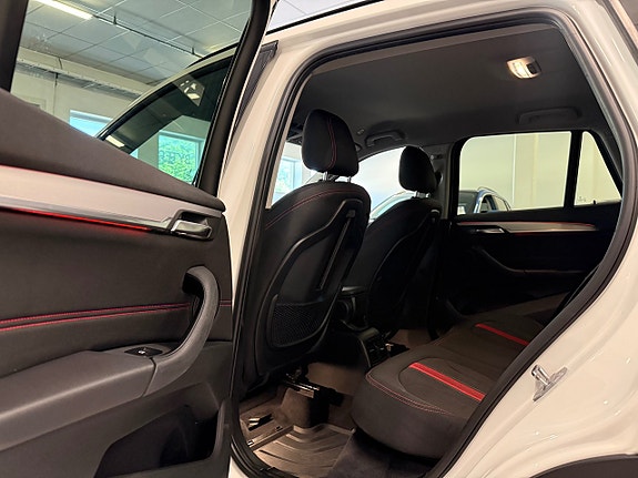 BMW X1 20 of 22