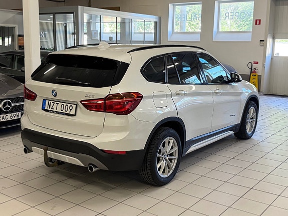 BMW X1 3 of 22