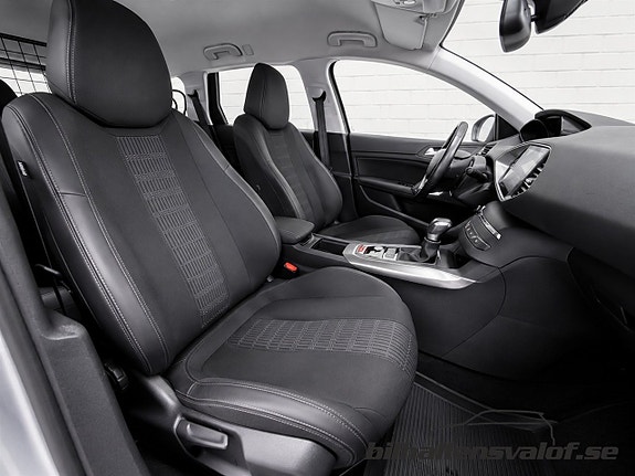 Peugeot 308 SW 8 of 12