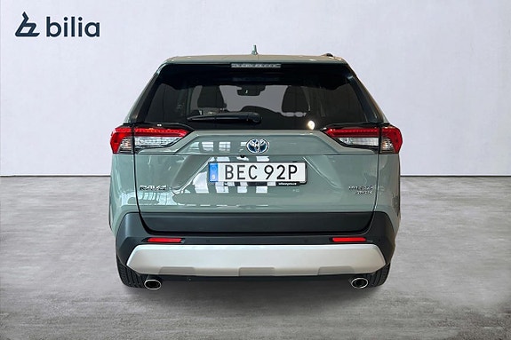 Toyota RAV4 5 of 5