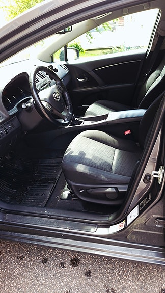 Toyota Avensis 5 of 5